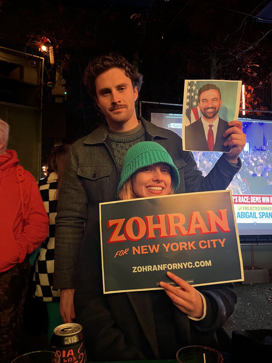 nicopufff's tweet photo. i <3 my hot and smart mayor #MamDaddy https://t.co/kaHl60Nbly