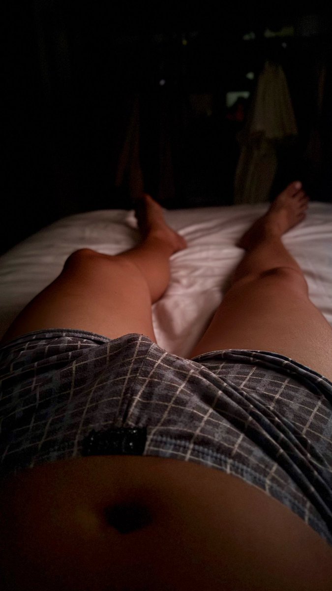 insipidjax's tweet photo. finally in my bed after a 3D2N typhoon watch. no sleep and sleep pa 🫣 need ng cuddle ng bigdaddy ang bigboi na 👉🏻👈🏻 #alterCebuMandaueLapuLapu #alterlapulapu #alterdaddy #bigboy https://t.co/GIcuKZz1DB