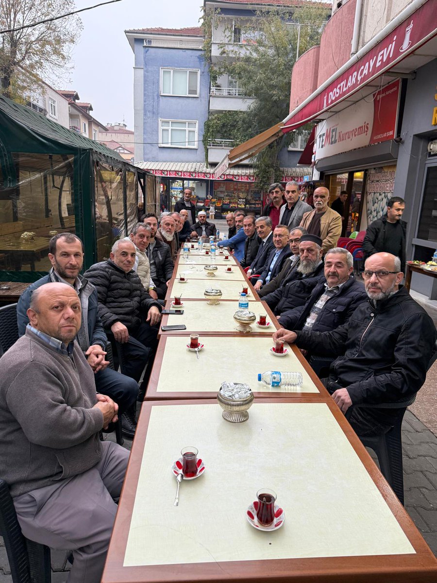 sbYusufAlemdar's tweet photo. Bu sabah Adapazarı Tığcılar Mahallesi, Hasırcılar Camiinde sabah namazı sonrası mahalle sakinleriyle çay sohbetinde buluştuk.

Adapazarı Belediye Başkanımız Mutlu Işıksu, Muhtarlarımız ve kıymetli hemşehrilerimizle birlikte sabahın bereketini yaşadık. https://t.co/Y2ZO9Sy7y7