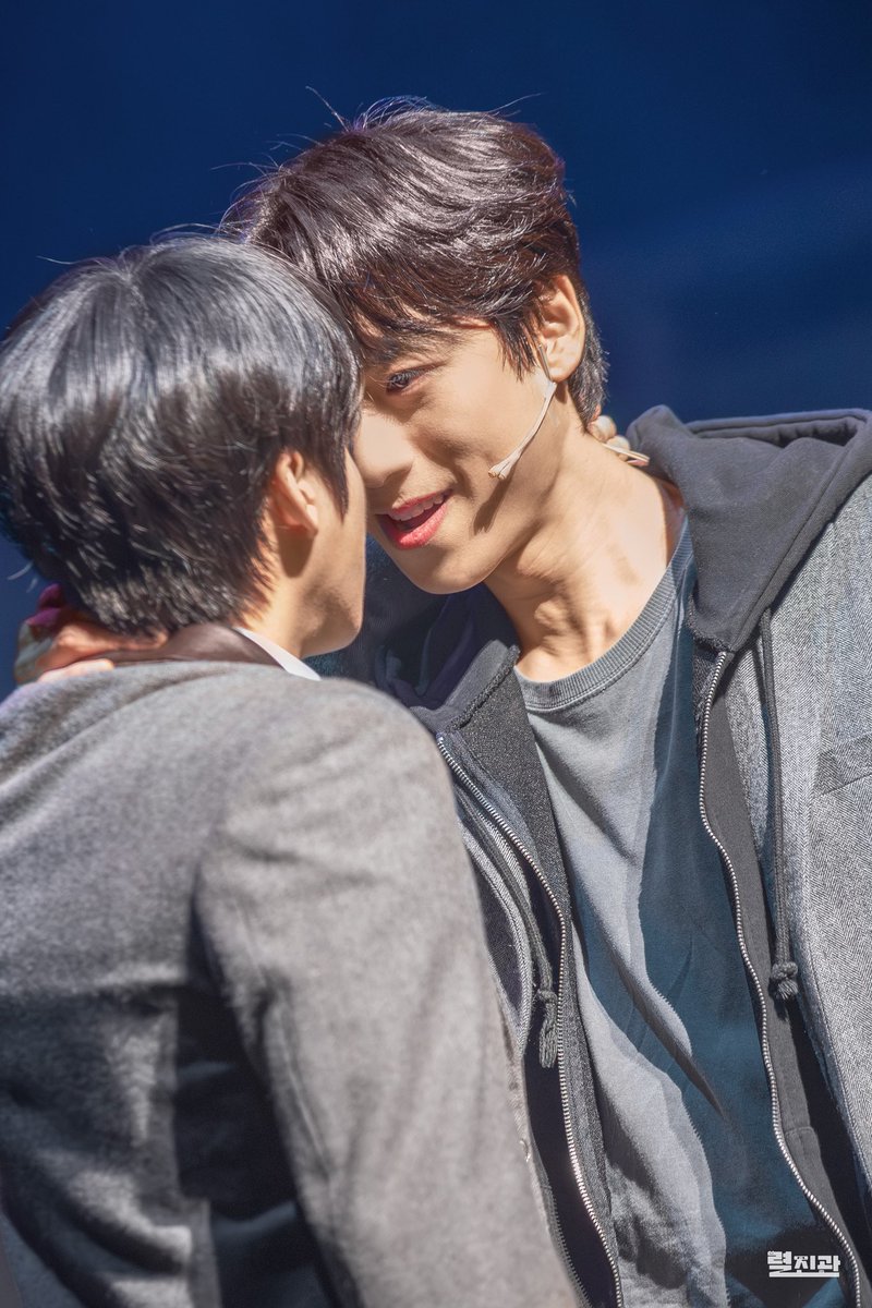 251104 아몬드
스페셜 커튼콜 - 이건 네가 시작한 거야

곤이(윤이수) #윤승우