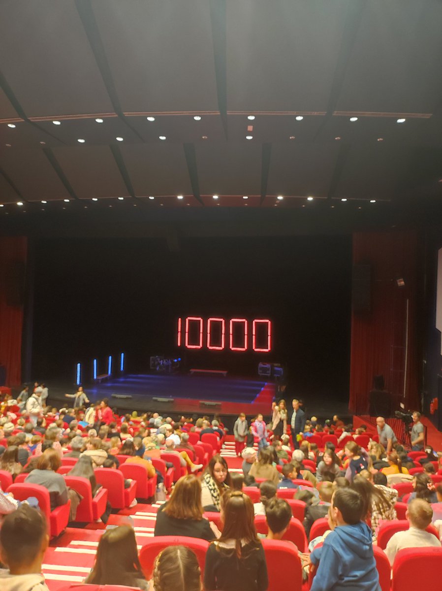 Sortie au théâtre, en soirée , pour 140 élèves des classes de CM1/CM2 du réseau de Behren #culture #theatre #projet
<a href="/Cite_educBehren/">Cité éducative de Behren-lès-Forbach</a> <a href="/Dsden57/">DSDEN de la Moselle</a>
<a href="/FredGuyot3007/">Fred Guyot</a>  <a href="/KratzMagali/">Magali Kratz</a> <a href="/JF_Bonasso/">Jean-François Bonasso</a>  <a href="/cabbeke/">mickael cabbeke</a> <a href="/pf_mourier/">PF MOURIER</a> <a href="/Prefet57/">Préfet de la Moselle</a>