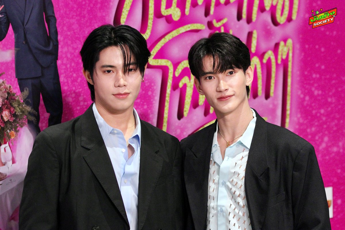 เก็บตก “โอม - เฟริสท์” ร่วมในงาน “วันสละโสดกับโจทก์เก่า ๆ เดอะ สรวน มิวสิคัล” รอบปฐมทัศน์ 

#วันสละโสดกับโจทก์เก่าๆGalaNight
#วันสละโสดกับโจทก์เก่าๆเดอะสรวนมิวสิคัล 
#OhmFirst #OhmSarit #First_Chalongrat