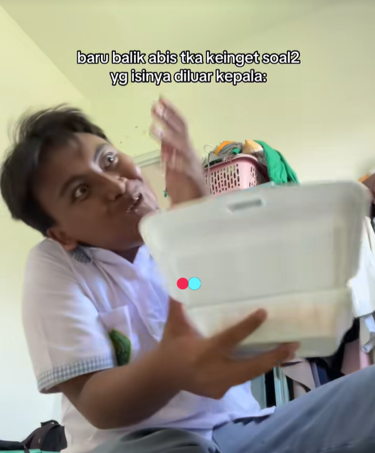 agitfess tweet media