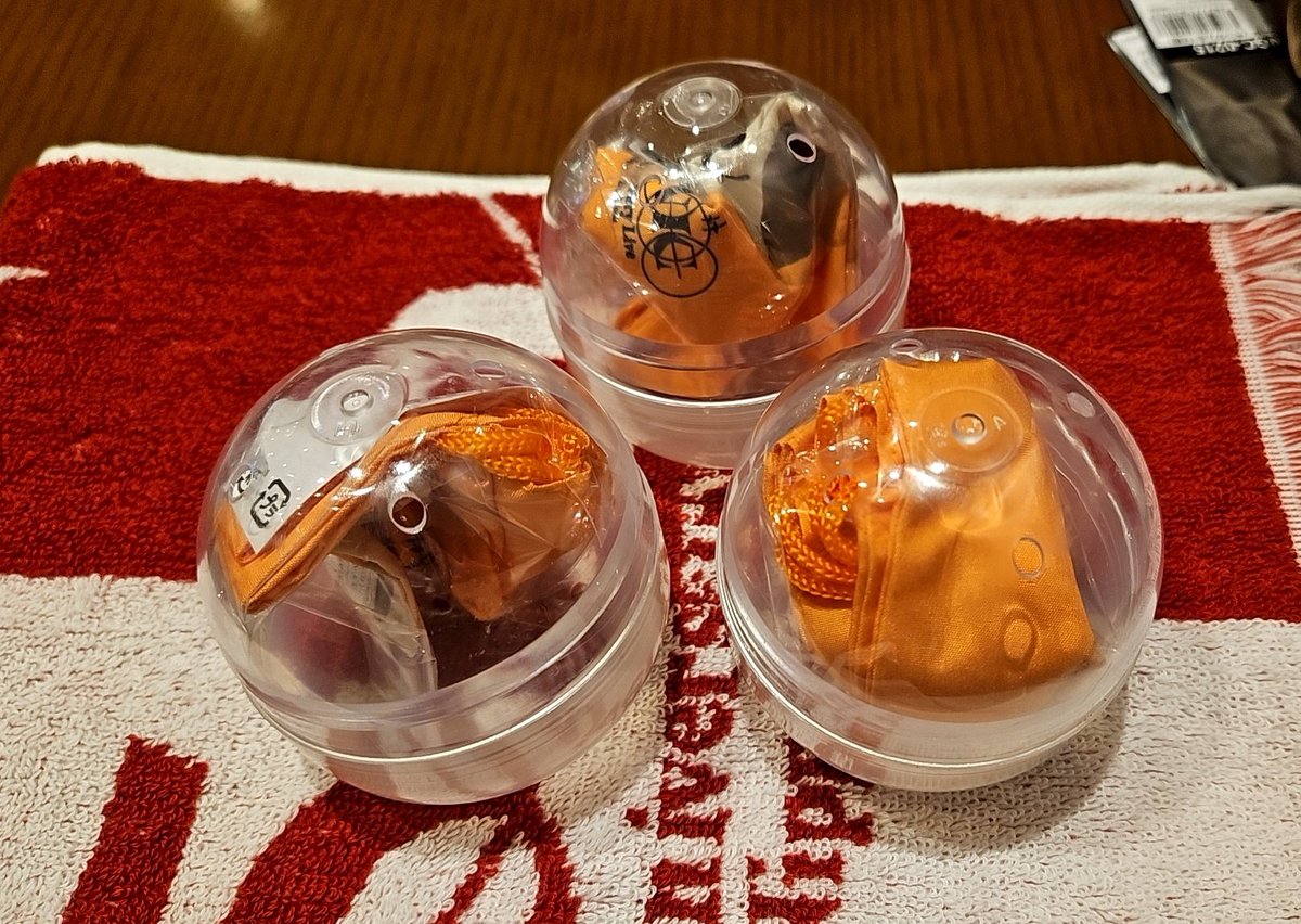 AtAkAjiro's tweet photo. 【譲】ガチャ巾着🧡、アクリル💚
【求】ガチャ巾着💙、アクリル🩷
本日会場で交換可、買取も可
 #GENICグッズ https://t.co/ltn2XqL0yJ