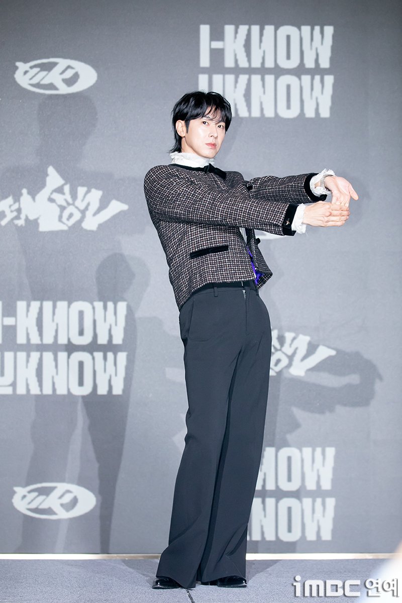 22년만에 나오는 유노윤호 첫 솔로 정규앨범 발매 기자회견 비주얼 | 인스티즈