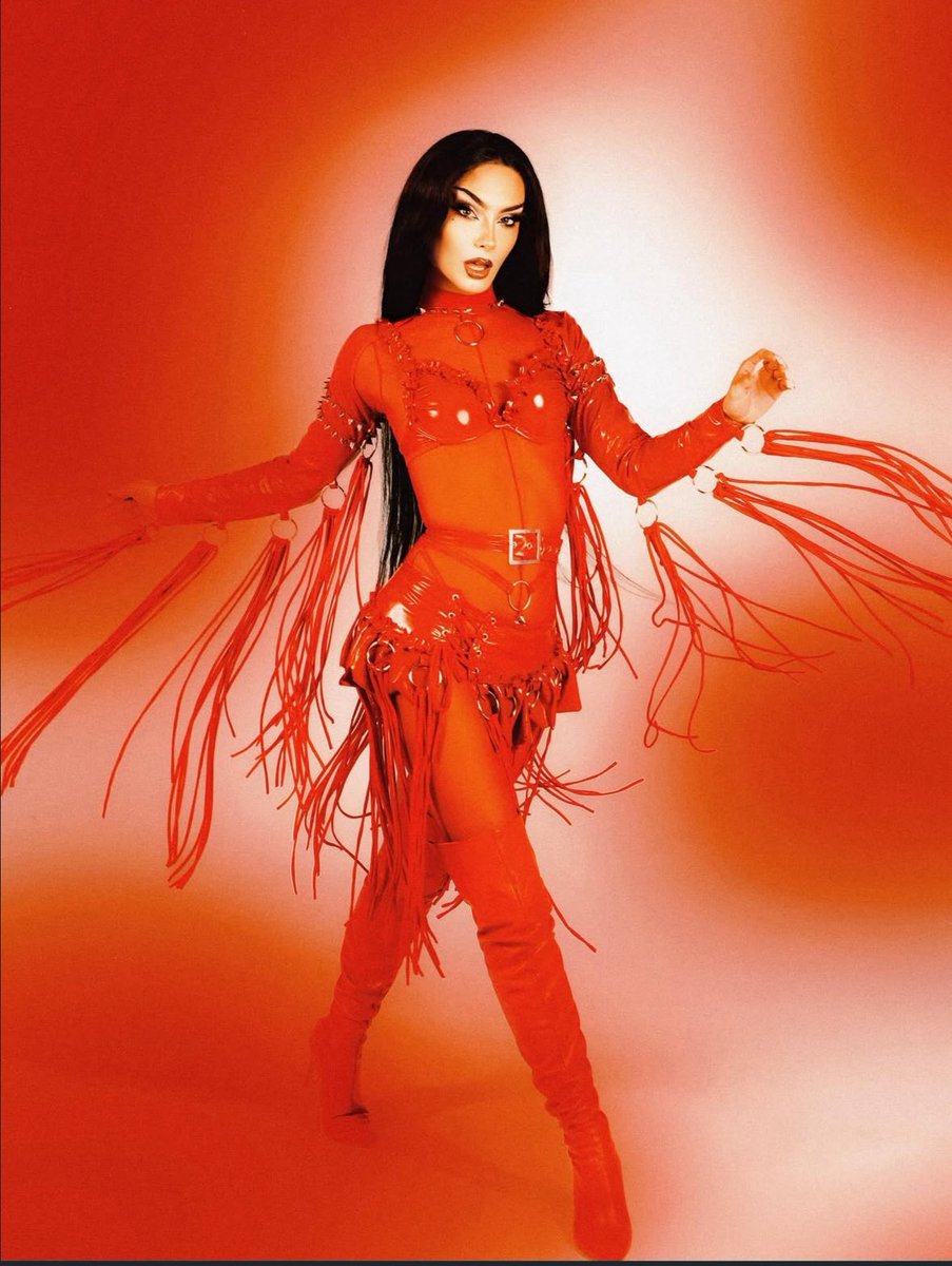 Chloe Vittu &amp; La Niña Delantro look fierce in new photos.