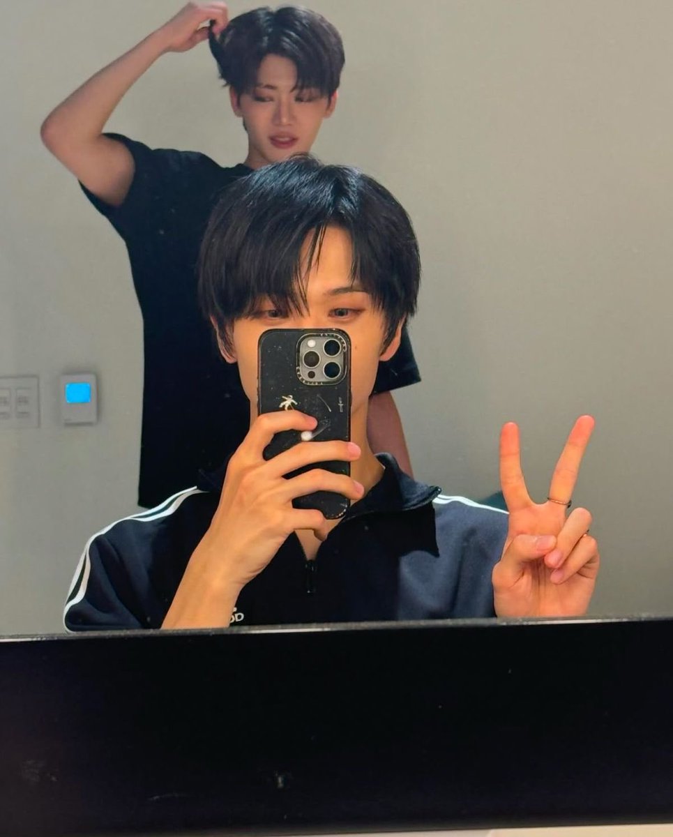 saintopapi's tweet image. Bring your child to work day. /j