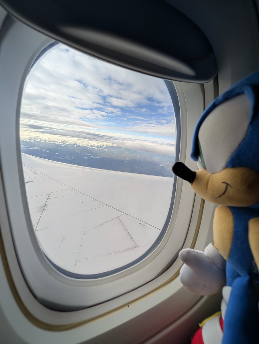 Fall in London and flying back to Texas

Day 68
(📍 London/around the world)
#sonictravels #shadowtravels #ソニかつ