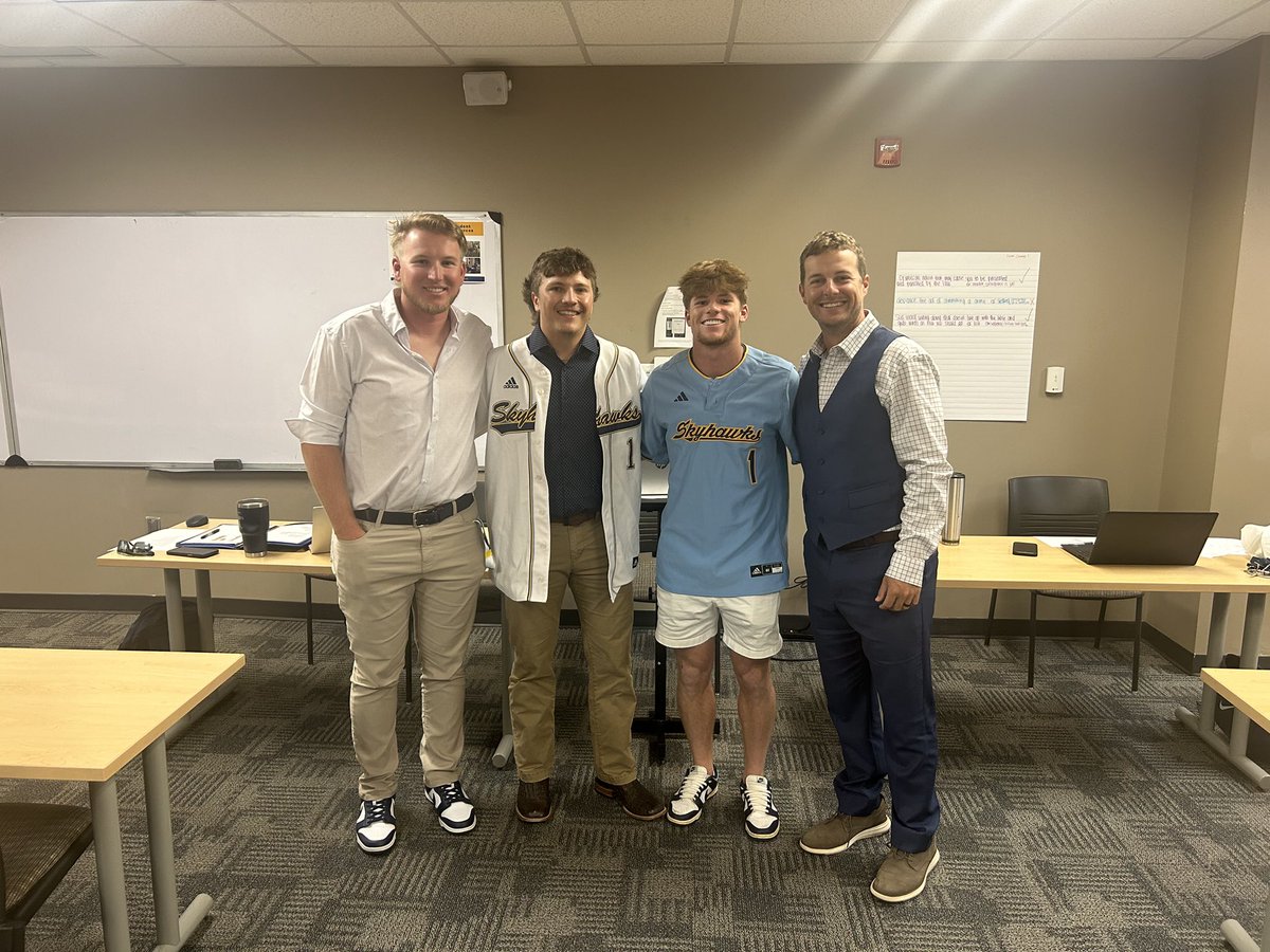 PointUbaseball's tweet image. First overall pick for Hom Dynasty is Easton Harrison!!! 
Second overall pick for Hogan’s Heroes is Bailey Stroud!!!