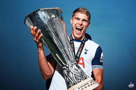 <a href="/gunnerpunner/">JB™️</a> Here’s Van de Ven with something Arsenal will never have