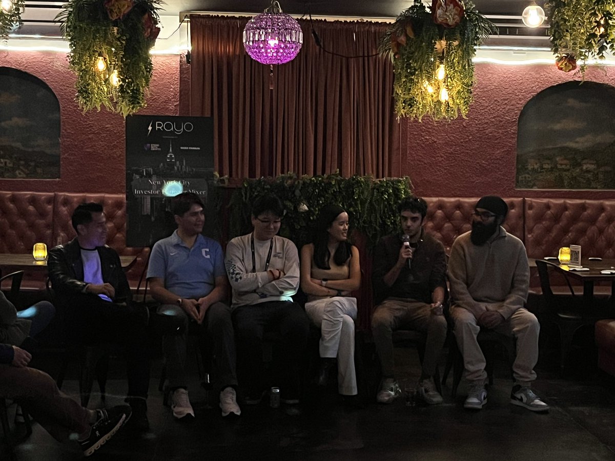 50FiveBC's tweet image. Great time at the NYC mixer hosted by Rayo Capital and @standwithcrypto 

Great to sit on the panel with other student-led blockchain initiatives with peer clubs