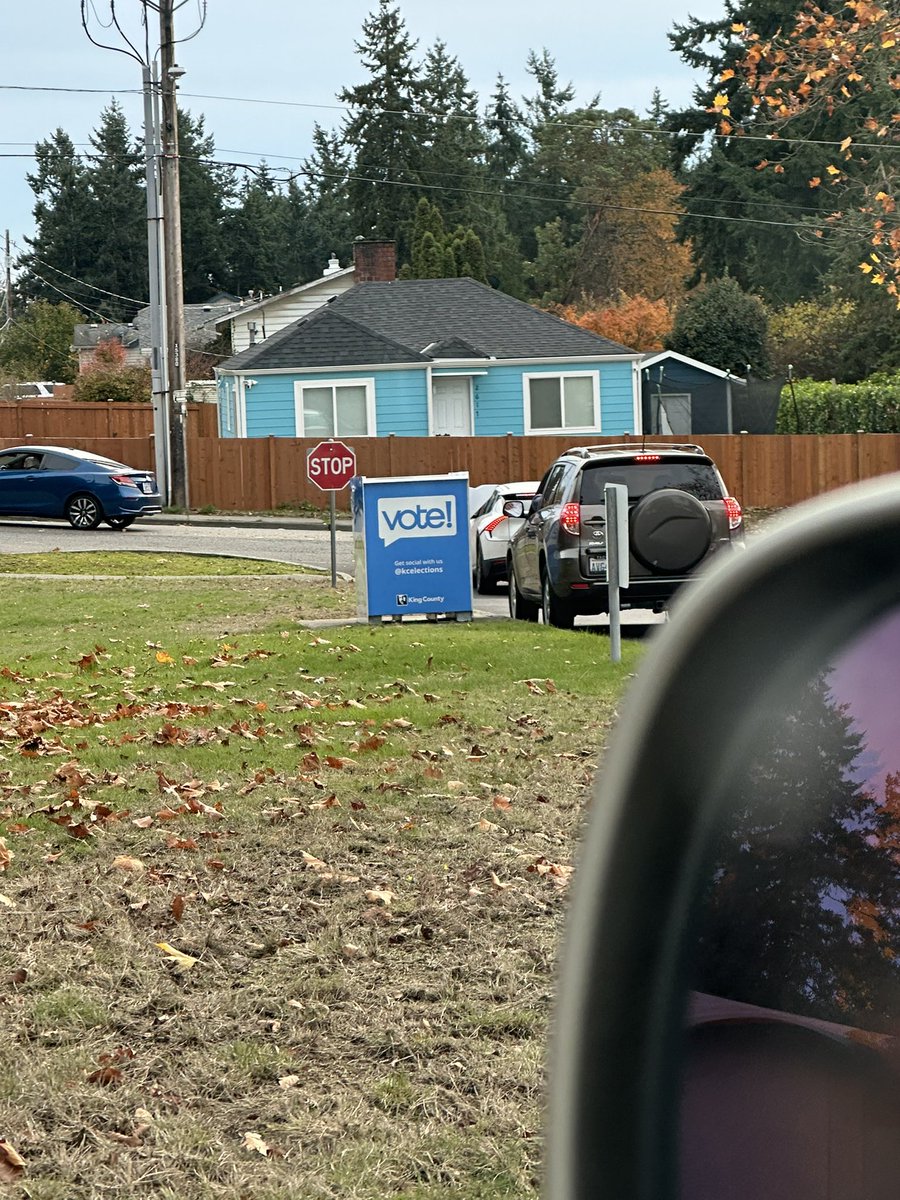 MaritimsKelvin's tweet photo. it's Election Day Washington : a ballot box sits randomly on the street—no security officers, no returning officer. Voters simply drive up, drop their ballot, and go. Furthermore, people had an option to vote three weeks early.
For the past month, that ballot box has been on the street without a single doubt of fraud or vandalism.
Now, try to imagine that exact scenario in Kenya! The very next day, the box would undoubtedly be full of fake ballot papers or vandalized. #GithinjiDelivers #nikujaributu