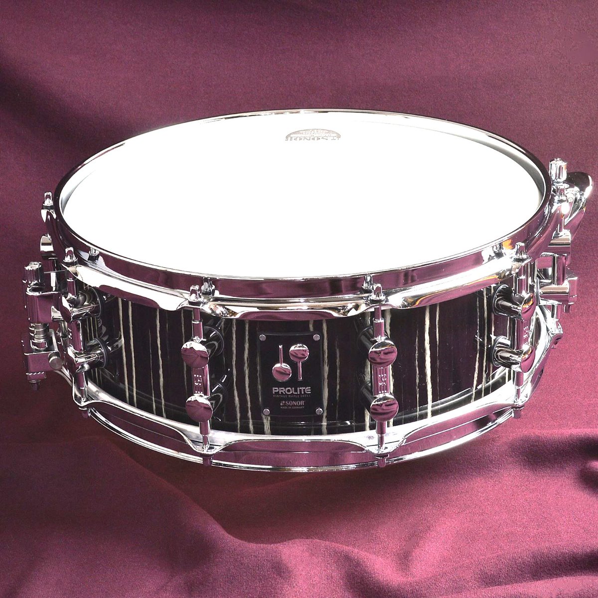 shima_koube's tweet photo. #drumsshow ドラム担当の推しスネア
SONORの「Prolite」シリーズよりVintage Maple✨
しっかり芯のある音色と軽やかなキレの良さはやっぱり「Prolite」にしか出せないサウンド(^▽^)
是非お試しください♪
●12/13〜12/21開催の
ドラムショーではスタジオ試打予約受付中🥁
https://t.co/XUC1OnC7Rb https://t.co/ofDXz0A1Y9