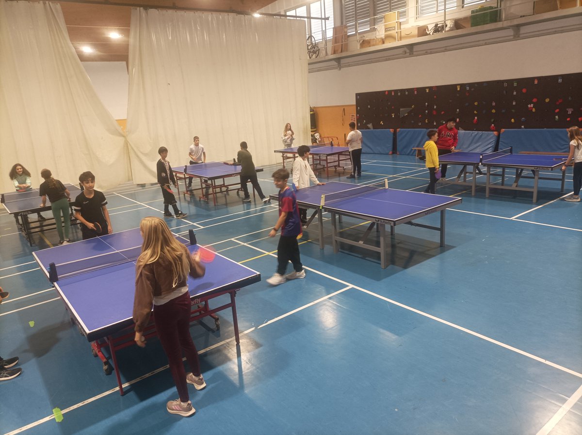 El club School Zaragoza de Tenis de Mesa va a comenzar unas clases de iniciación y entrenamiento en el polideportivo de nuestro instituto. ¿Por qué no te inscribes? 

El jueves 27 de noviembre a las 18 horas se realizará un entrenamiento gratuito. 

estaciondelasalud.blogspot.com/2025/11/te-gus…