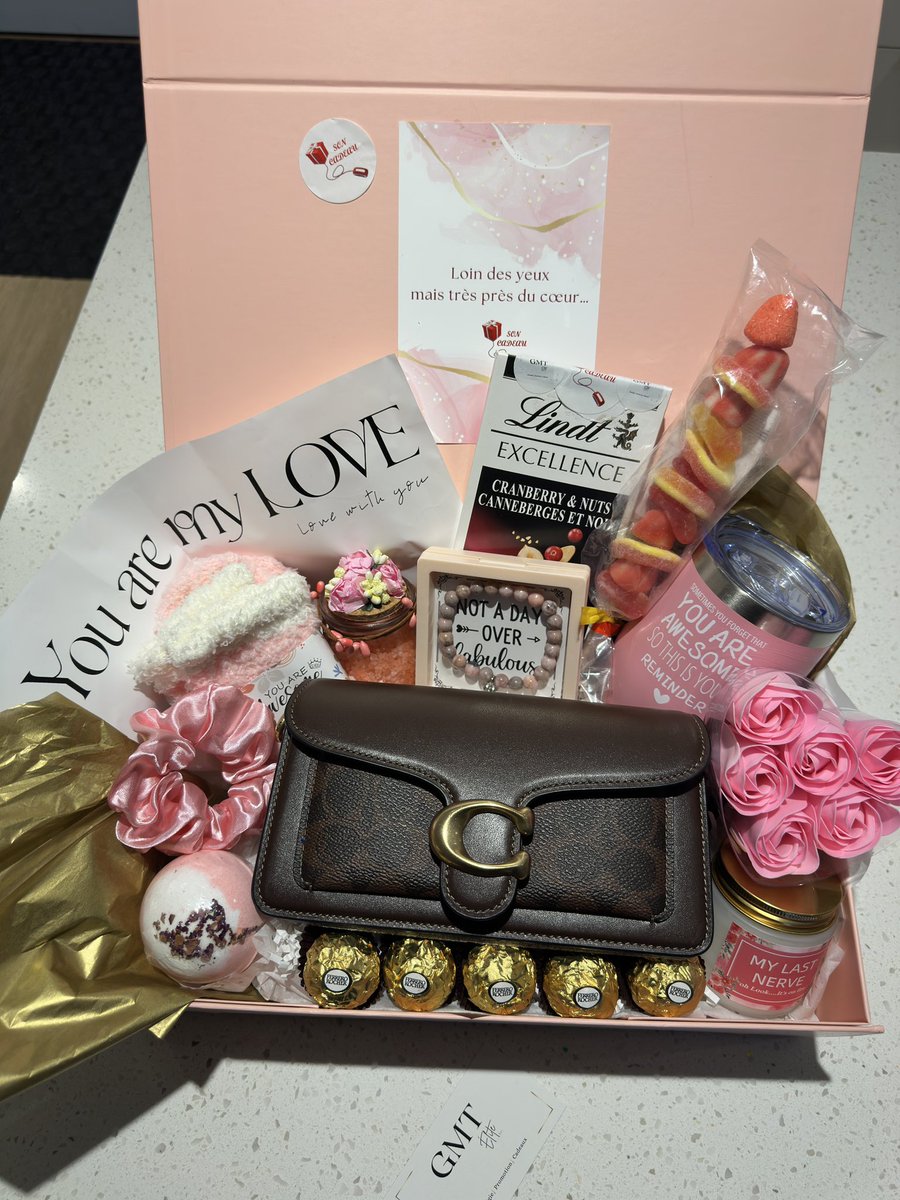SonCadeau's tweet photo. L’amour ne connaît ni frontières ni distances… et le nôtre non plus ! Ce coffret est une véritable déclaration, de Douala 🇨🇲 à Sudbury 🇨🇦. Offrez un cadeau qui fait battre le cœur, où que vous soyez. Contactez-nous dès aujourd’hui ! 

#love #forever #everywhere https://t.co/Ly7zAxwmTJ