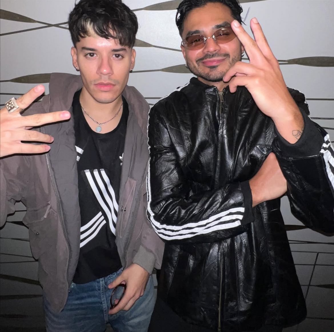 la cara de los 2 cabrones q nos odian a los q fuimos al palacio el sábado