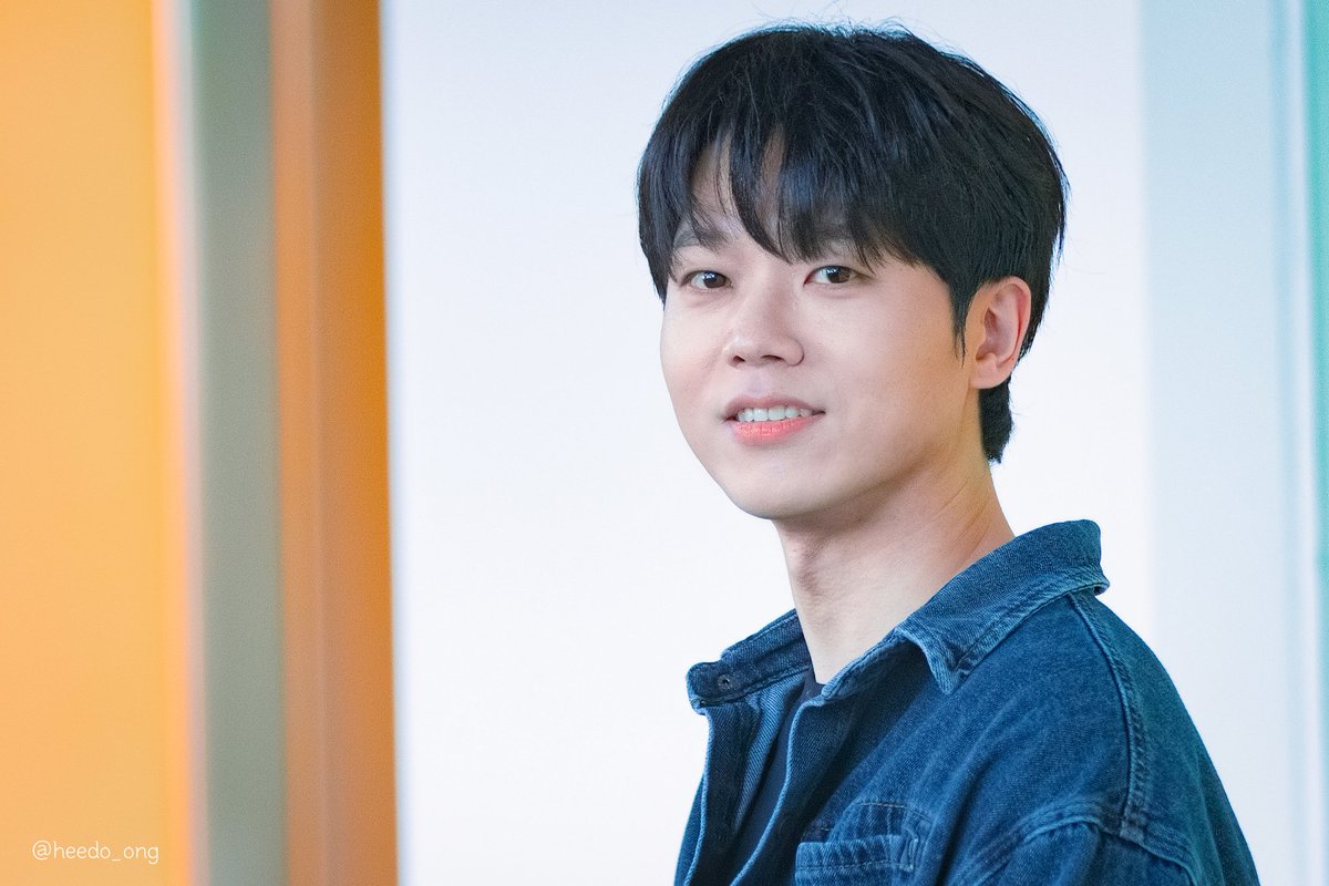 heedo_ong's tweet photo. 251102 뮤지컬 <어쩌면 해피엔딩> 낮공
#전성우 퇴근길 

찬란한 가을 하늘 ⸝⸝ʚ̴̶̷̆ ̯ʚ̴̶̷̆⸝⸝ https://t.co/CleAn2rMih