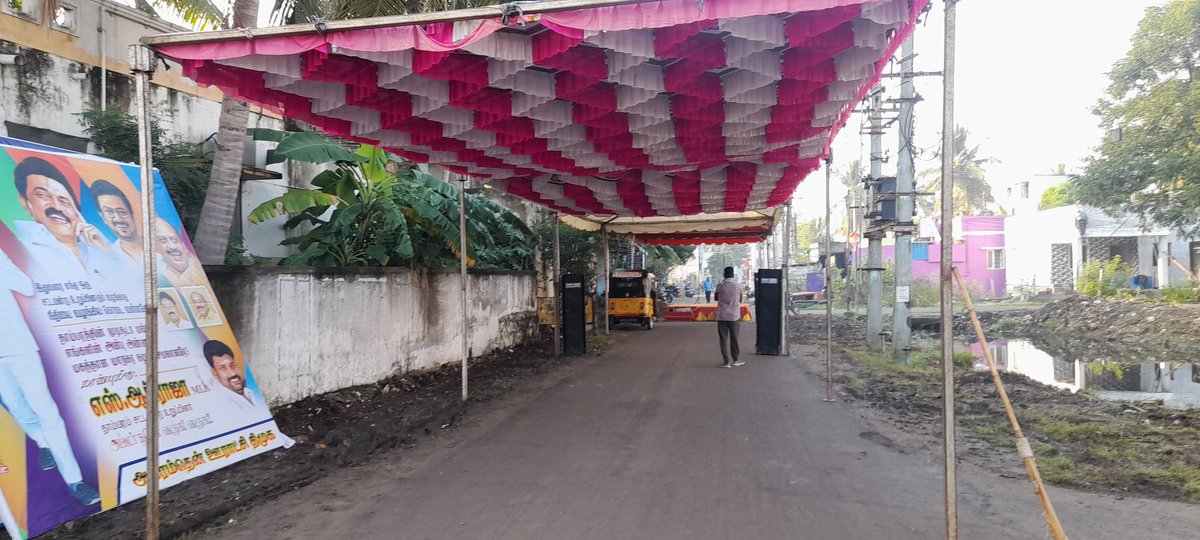 SanthanamB93237's tweet photo. @COPTBM மதிப்புக்குரிய தாம்பரம் போலீஸ் கமிஷனர் அவர்களுக்கு தாம்பரம் பகுதி அகரம் தென் பஞ்சாயத்து குட்பட்ட கஸ்பாபுரம் கிராமத்தில் யூனியன் ரோடு அகரம் டு வெங்கம்பாக்கம் இந்த இது மெயின் ரோடு பள்ளி குழந்தைகளை ஏற்றிச் செல்லும் அனைத்து வாகனங்களும் இந்த வழியாக செல்கிறது இதை தடுத்து ஒரு https://t.co/c8mXV5fQ4x