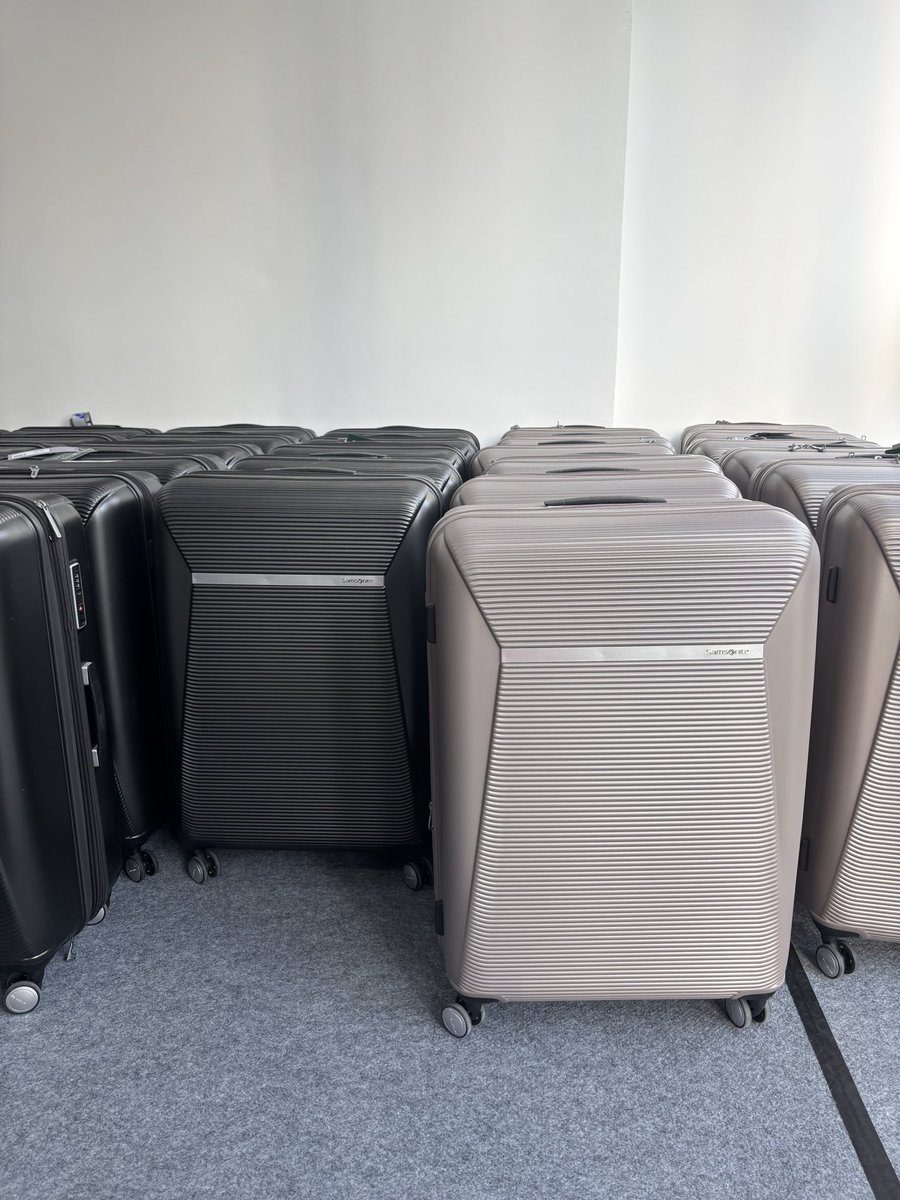 thomasardiantoo's tweet photo. Guys, MAP lagi adain bazzar koper untuk American Tourister dan Samsonite ni harganya murahh banget. Start harga dari 1.3 juta semua (american tourister) dan samsonite mulai dari 2 jutaan aja!! 🔥🔥
kalau ada yang minat bisa langsung DM aja yaa. Ini contoh catalognya💯💯 https://t.co/XHIKaDLoHc