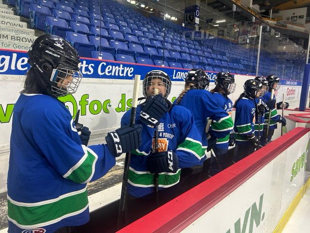LangleyRCMP's tweet image. Proud to launch the new Hockey4Youth initiative in partnership with the Langley School District, Township of Langley and the Canucks for Kids Fund. This collaborative program introduces the game of hockey to Langley students free of all cost barriers. Thanks to all our partners!