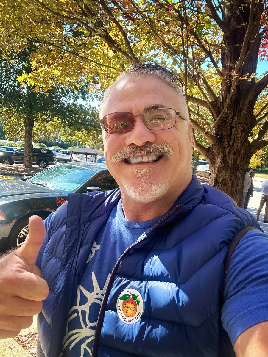 #IVoted #Georgia #votebabyvote❤️🇺🇸💪 #DemocracyInAction #Democrat No lines. Poll worker said strong turnout today.