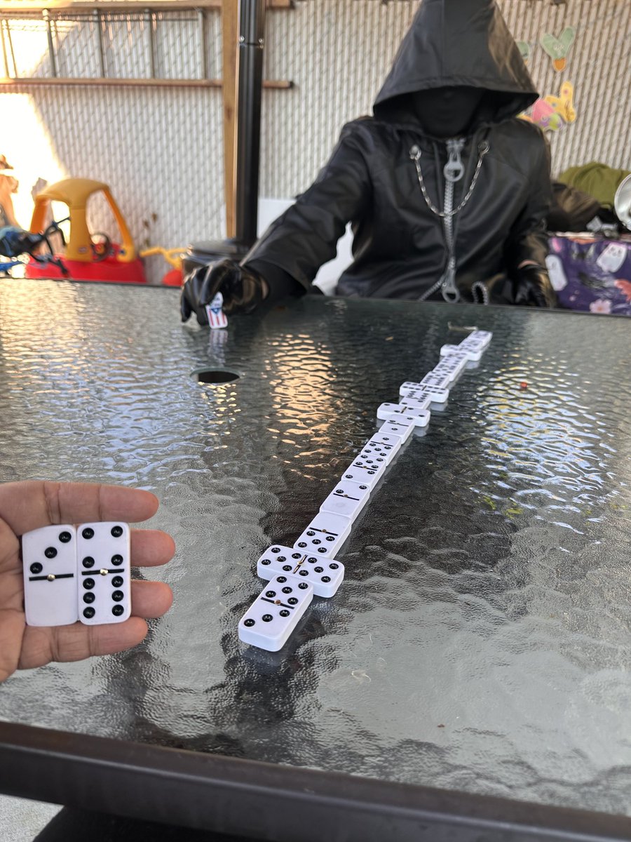 DimeloYotin's tweet photo. Pov: you're about to get Capicú by luxord from kingdom hearts https://t.co/tqekUZmm0J