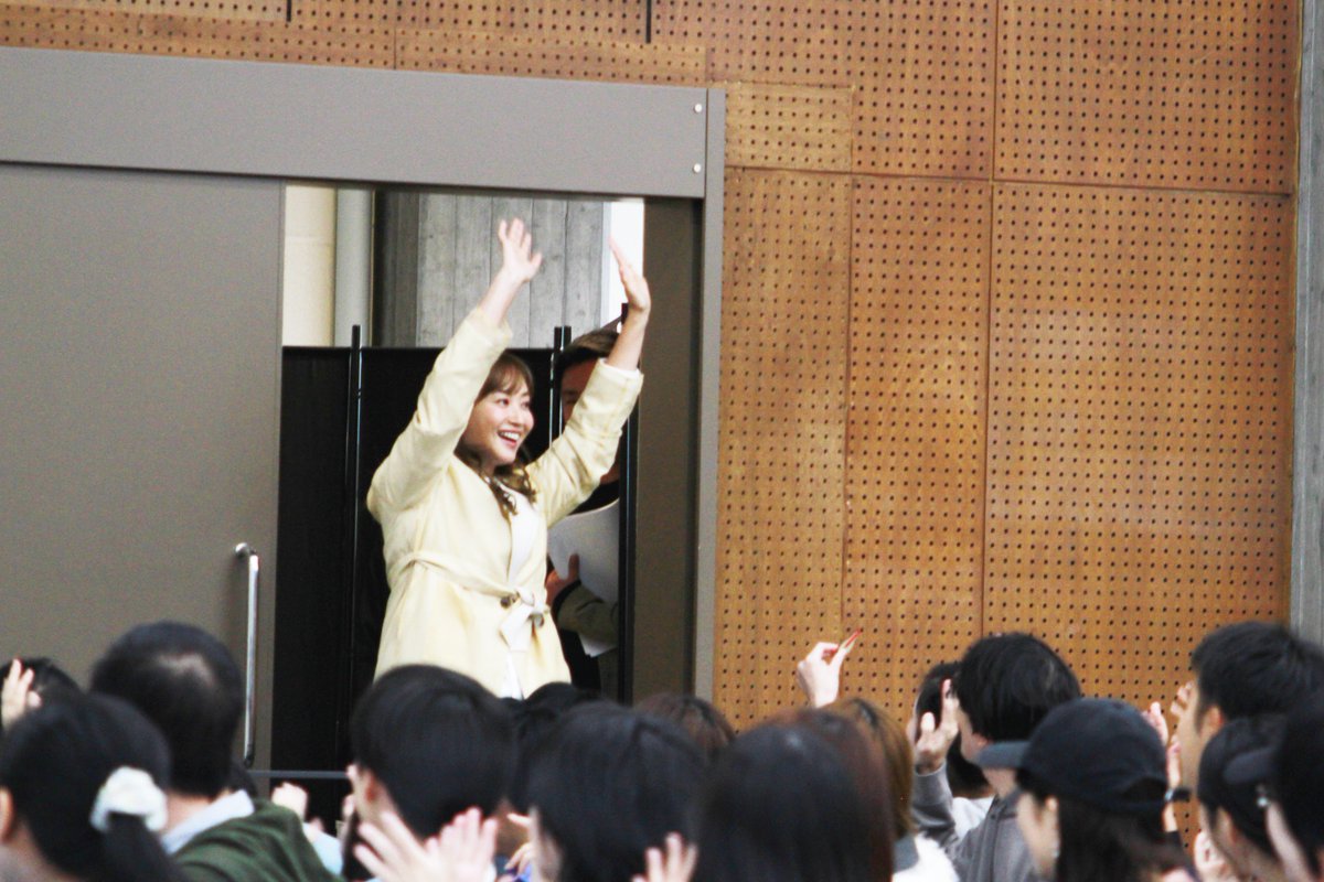 modelpress's tweet photo. 藤本美貴「早稲田祭」でトークショー開催

大学生の“ズボラエピ”に一喝
「これからが危険！」

🔻写真・記事詳細はこちら
https://t.co/oRcnSM0NA7

「中学二年生の息子がいるんですけど、こういう大学生になっていくんだ」と笑いを交えながらコメントし、会場を沸かせる場面も✍

#早稲田祭2025 https://t.co/n8grIorWrR