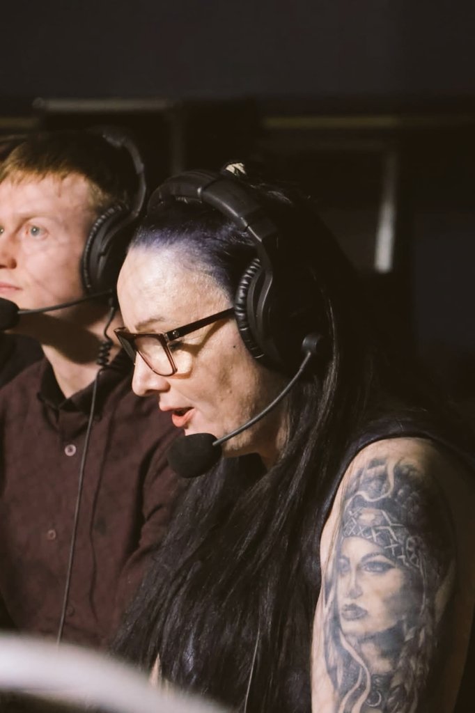 EmmaBramford's tweet image. .@rageduk  October 25 
I provided commentary 4 the only female bout on the fight card.
I had so much fun, I was energetic and prepared for what these two women faced in the octagon.
Women breaking barriers &amp;amp; on the right side of history.
#commentary
#femalefighter
#femalewriter