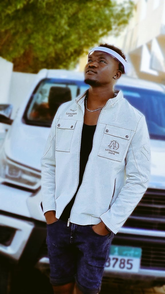 MOSSKING9's tweet photo. God why cant you really give me that one real woman that will deserve my royality..🤔 https://t.co/koQFxunyOT