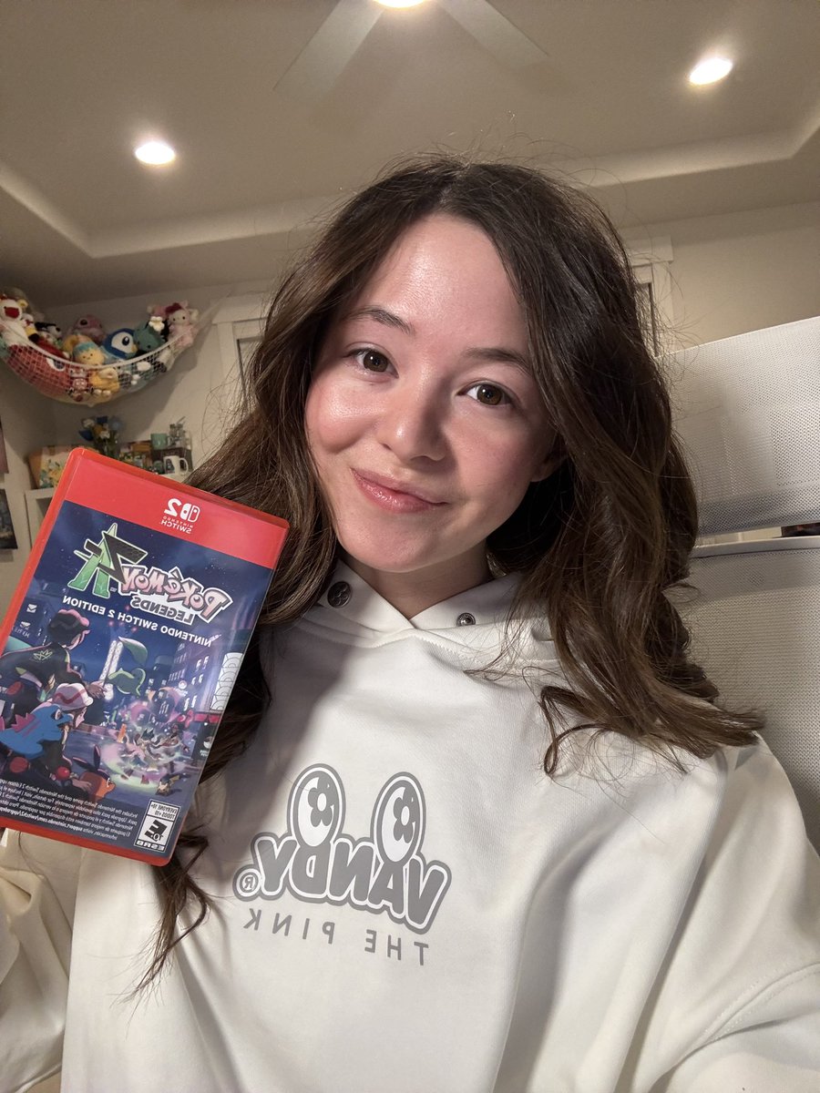 i’m live on twitch for day 3 of my legends arceus first time playthrough!! ❤️
twitch.tv/ihavebrewster