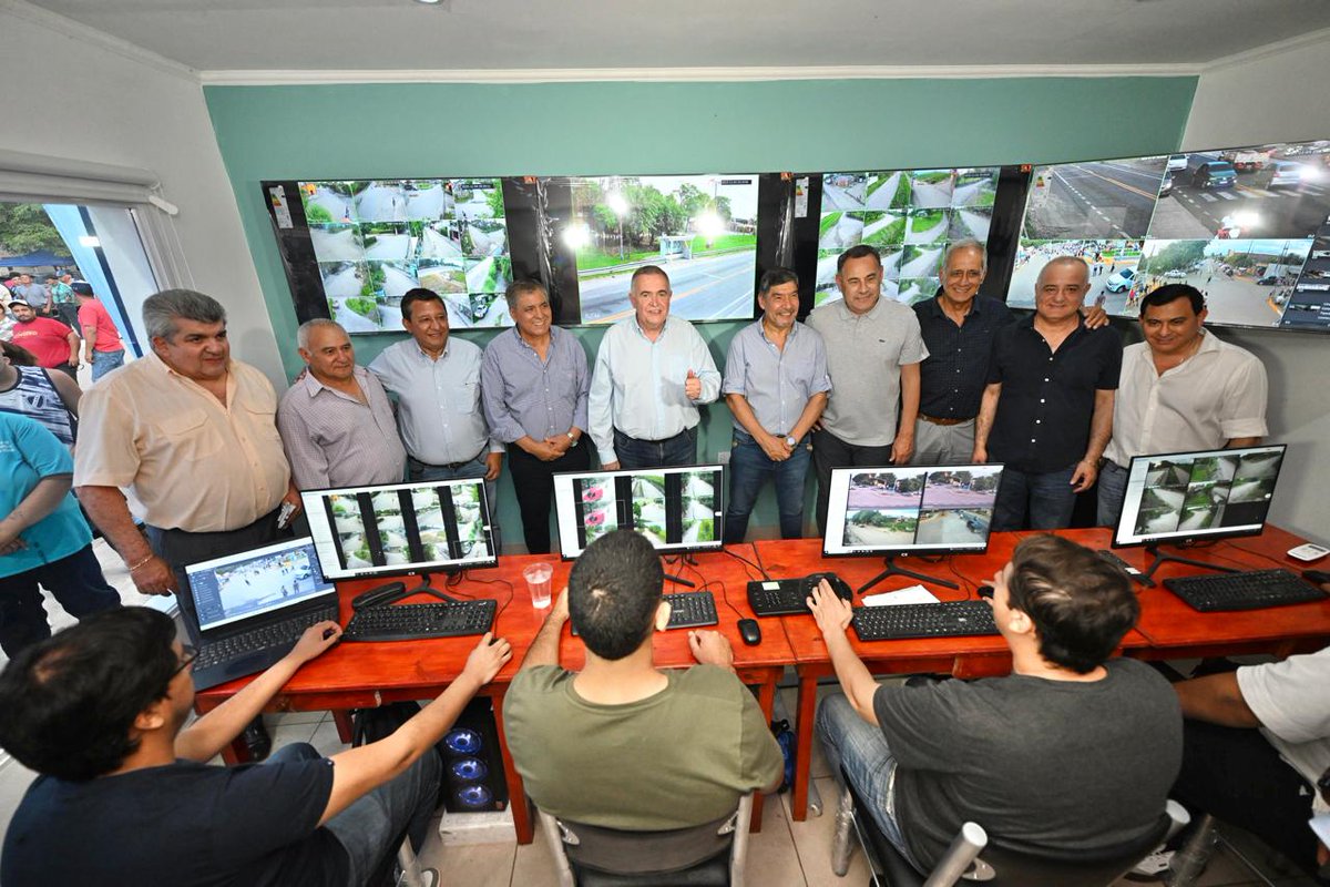 amado_regino's tweet photo. Esta tarde acompañamos al gobernador @OsvaldoJaldo en la inauguración de importantes obras en la comuna de 𝗟𝗲𝗼́𝗻 𝗥𝗼𝘂𝗴𝗲́𝘀 𝘆 𝗦𝗮𝗻𝘁𝗮 𝗥𝗼𝘀𝗮, que transforman la vida cotidiana de sus vecinos y fortalecen el desarrollo del interior tucumano. https://t.co/SIgb4rAI6c