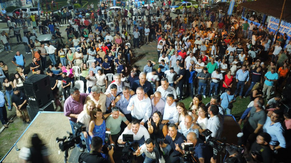 amado_regino's tweet photo. Esta tarde acompañamos al gobernador @OsvaldoJaldo en la inauguración de importantes obras en la comuna de 𝗟𝗲𝗼́𝗻 𝗥𝗼𝘂𝗴𝗲́𝘀 𝘆 𝗦𝗮𝗻𝘁𝗮 𝗥𝗼𝘀𝗮, que transforman la vida cotidiana de sus vecinos y fortalecen el desarrollo del interior tucumano. https://t.co/SIgb4rAI6c