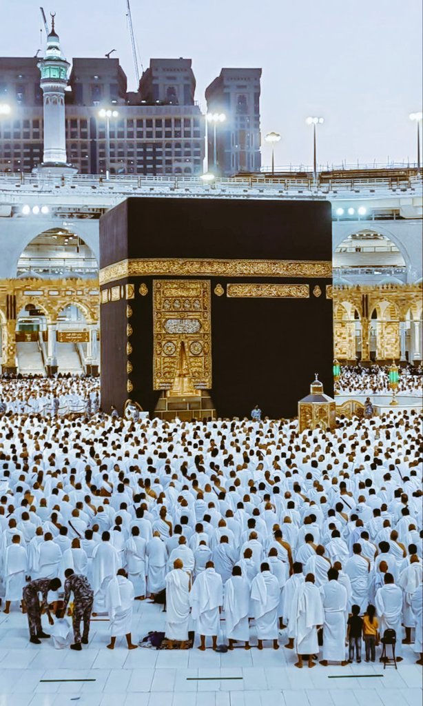 🌸اسلام علیکم ورحمتہ اللّٰہ وبرکاتہ💫 

🌻صبح بخیر🌅

✨القرآن الکریم💞 

*وَ اَسِرُّوْا قَوْلَكُمْ اَوِ اجْهَرُوْا بِهٖؕ-اِنَّهٗ عَلِیْمٌۢ بِذَاتِ الصُّدُوْرِ°*
ترجمہ:

٫اور تم اپنی بات آہستہ کہو یا اونچی آواز سے، بیشک وہ دلوں کی بات خوب جانتا ہے۔

( سورۃ الملک ، آیت 13 )