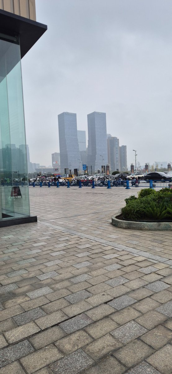 Customzz tweet media