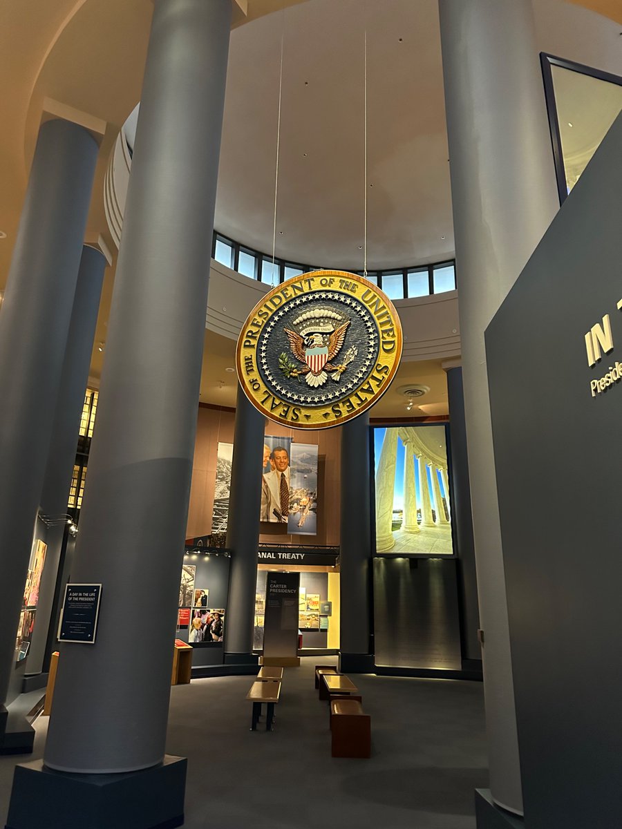 PresidentsVisit's tweet image. Love the atrium at the Jimmy Carter Library! 🥜 🦅🇺🇸🏛️

Check out “Jimmy Carter and the Carter Home” for his Presidency! visitingthepresidents.com/2023/03/06/sea…

#JimmyCarter #Plains #president