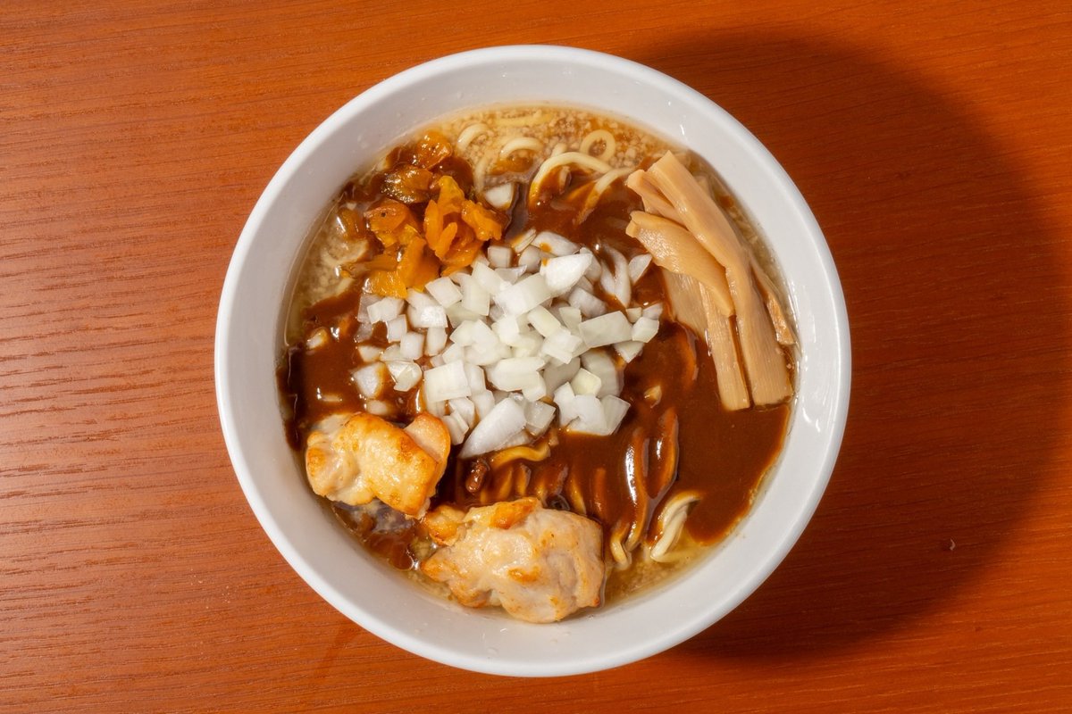 カレーラーメン！！！ スーパーカップ1.5倍 ビーフの旨みとにんにく感が刺さる濃厚