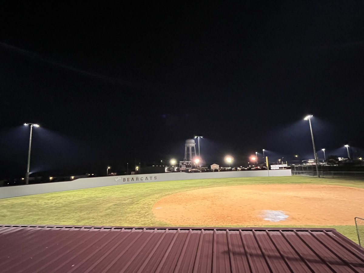 GLogan_Musco's tweet photo. Planning assistance, superior performance and long term reliability were key project values, and all were met and exceeded. Thank you Millerco for the professional installation. The best choose Musco because the best only want to buy lights once. https://t.co/KBg0roGHU1
