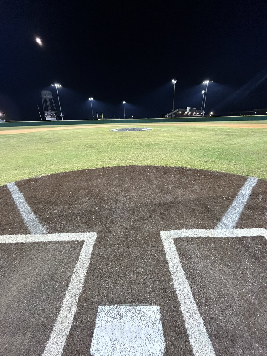 GLogan_Musco's tweet photo. Planning assistance, superior performance and long term reliability were key project values, and all were met and exceeded. Thank you Millerco for the professional installation. The best choose Musco because the best only want to buy lights once. https://t.co/KBg0roGHU1