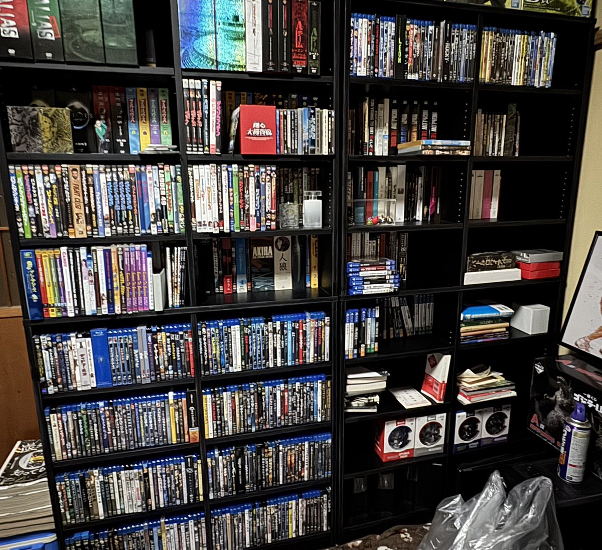 @収集家 RT @HNfFtj6z3NKjmkV: 映画垢って訳でもないし、収集家の方に比べると