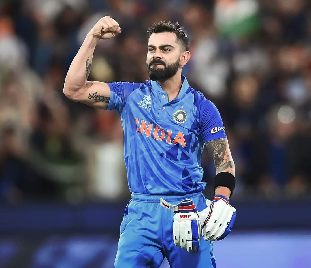 kreedajagat's tweet photo. आज #विराटदिन 
चेसमास्टर = विराट
रनमशीन = विराट 
विक्रमवीर = विराट 
शतकवीर = विराट 
आक्रमकता = विराट 
जिद्द = विराट 
कडक शॉट्स = विराट 
अशा आपल्या लाडक्या किंग कोहलीला जन्मदिवसाच्या खूप खूप शुभेच्छा 💐🎂
#HappyBirthdayKohli @imVkohli 
#KingKohli #जन्मदिवसविशेष 
#ViratKohli𓃵 https://t.co/gRUxOARQix