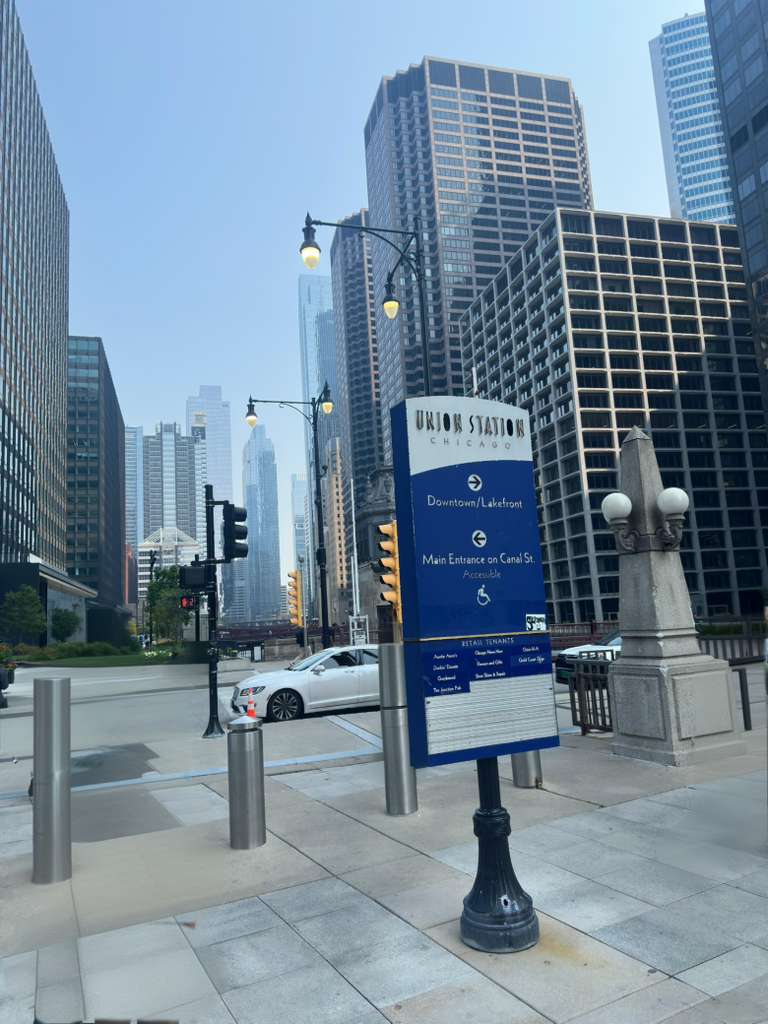IBG_Business's tweet photo. A new urban era for Chicago.

Downtown Chicago requires the integration of smart mobility, public spaces, and cutting-edge architectural design along the Chicago River.

#Innovation #Sustainability #UrbanMobility #SmartCities #Chicago #Infrastructure #Design #Technology https://t.co/Vragy7CbFZ