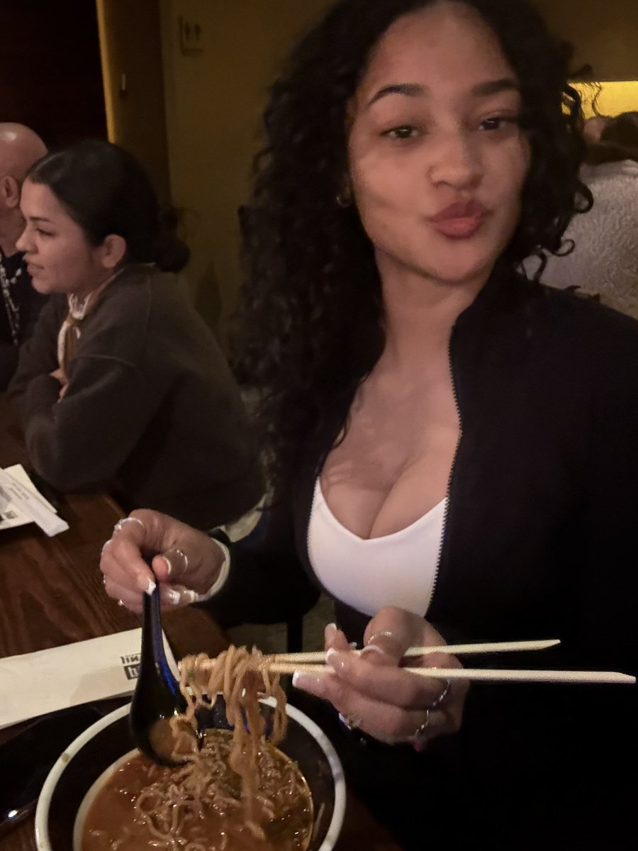 my sweet girl 👩🏽‍❤️‍💋‍👨🏽