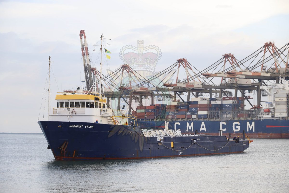 MORE HELP IS COMING FOR JAMAICA

Two vessels from the Dominican Republic docked at our ports earlier today carrying relief supplies for Jamaicans.

The support by our defence partners have been tremendous since the passage of Hurricane Melissa.