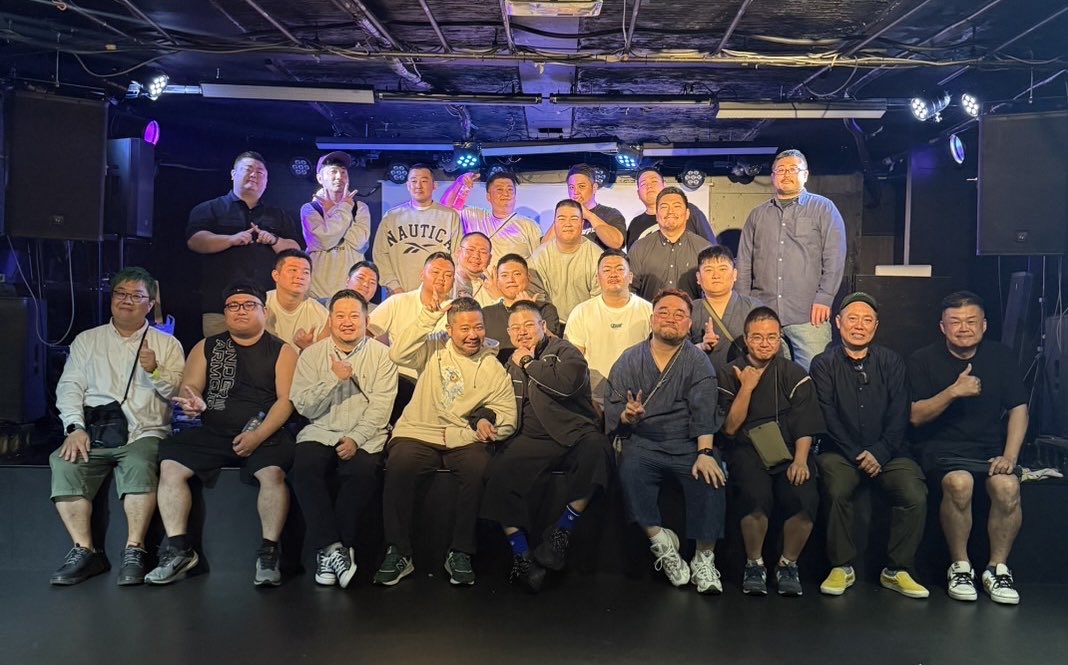 இKNUCKLES tweet media