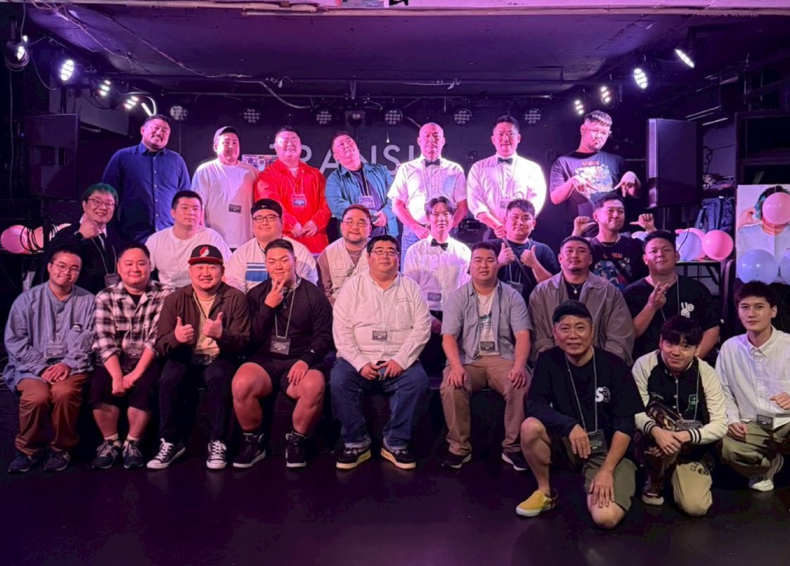 இKNUCKLES tweet media