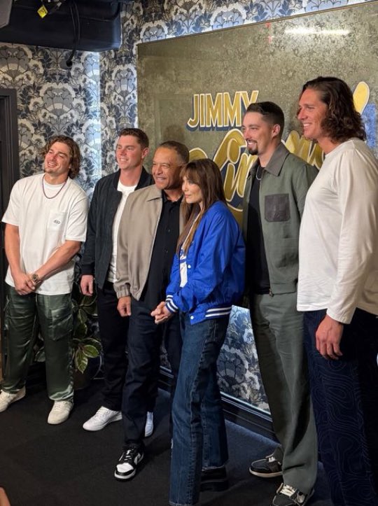 thinkbIue's tweet image. LIZZY MET HER FAVS RAHHHHHHH