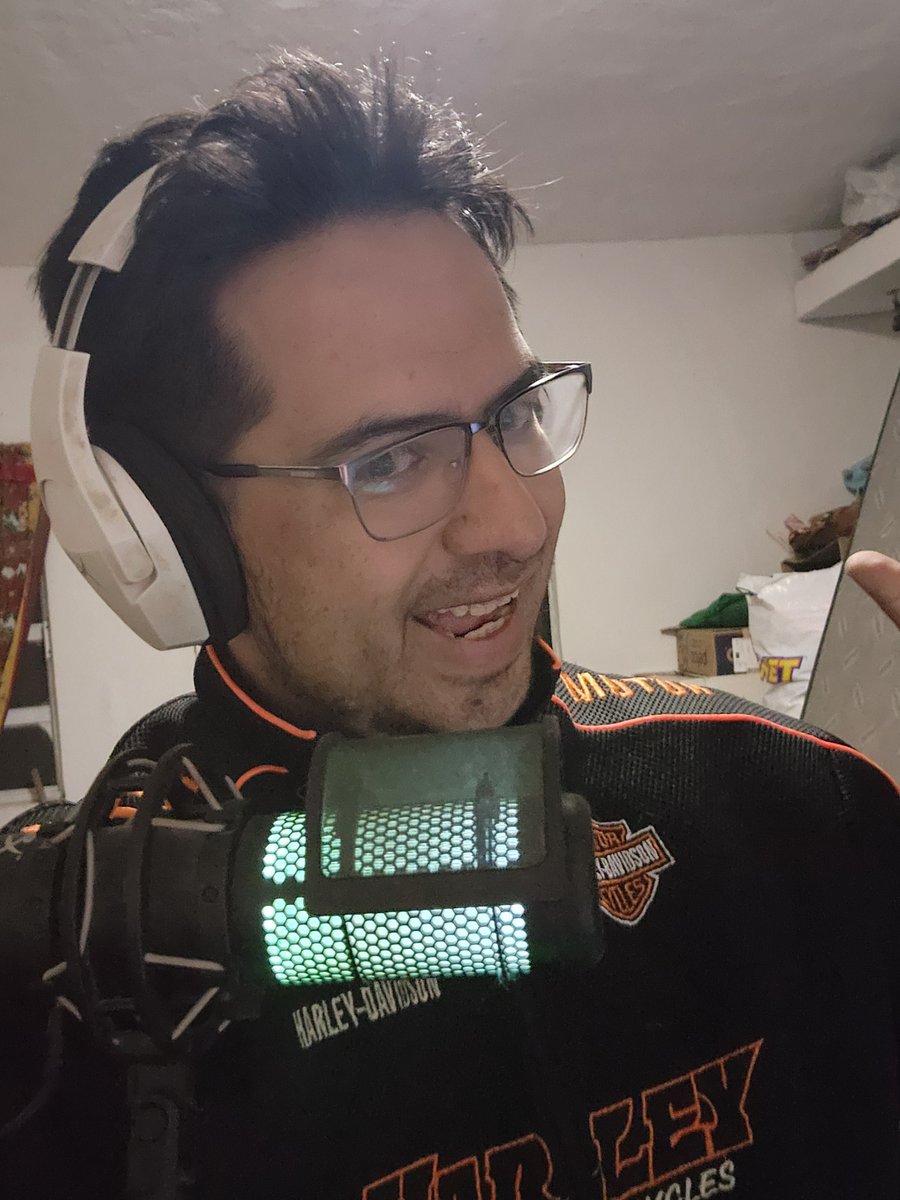 Fearteck's tweet photo. Vamos a stream con un juego que se ve interesante.
Saquen sus escudos y espadas, ofrezcan su corazón porque toca defender el castillo en #becastled, juego de mana poción studios!
Links abajo 👇 https://t.co/FfZ80MLKk4
