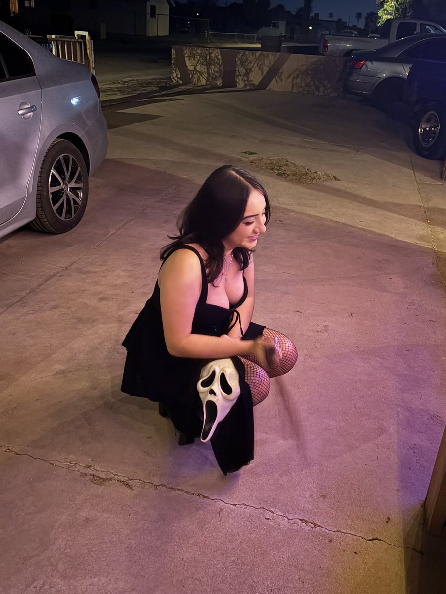 urfavets's tweet photo. guess who i dressed up as for halloween #ghostface #Halloween #Reminiscing #feetworshi̇p https://t.co/ysO8PUVP5x