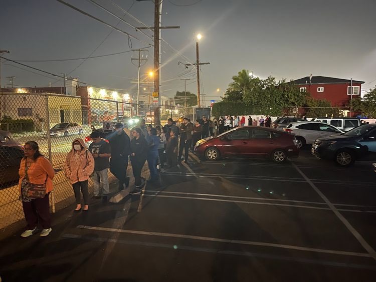 PizzaToThePolls's tweet photo. Oh 4018 E Hammel St Los Angeles California
🍕🍕
┬──┬◡ﾉ(° -°ﾉ)

8 pizzas coming atcha!

ʕノ•ᴥ•ʔノ ︵ ┻━┻    🍕🍕

#DemocracyIsDelicious #ElectionDay https://t.co/B98ydlpXNn