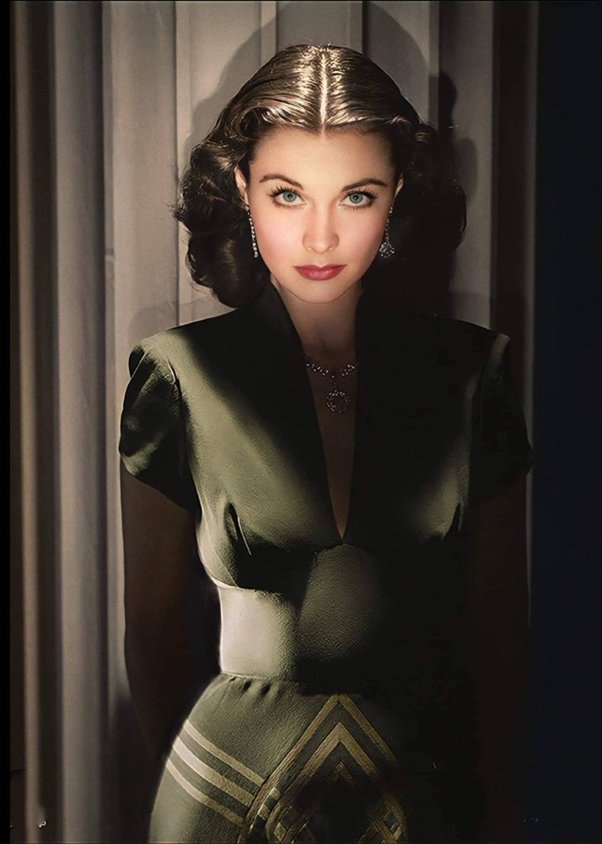 Suzanne08253534's tweet image. Vivien Leigh by Laszlo Willinger #BOTD
November 5, 1913- July 8, 1967